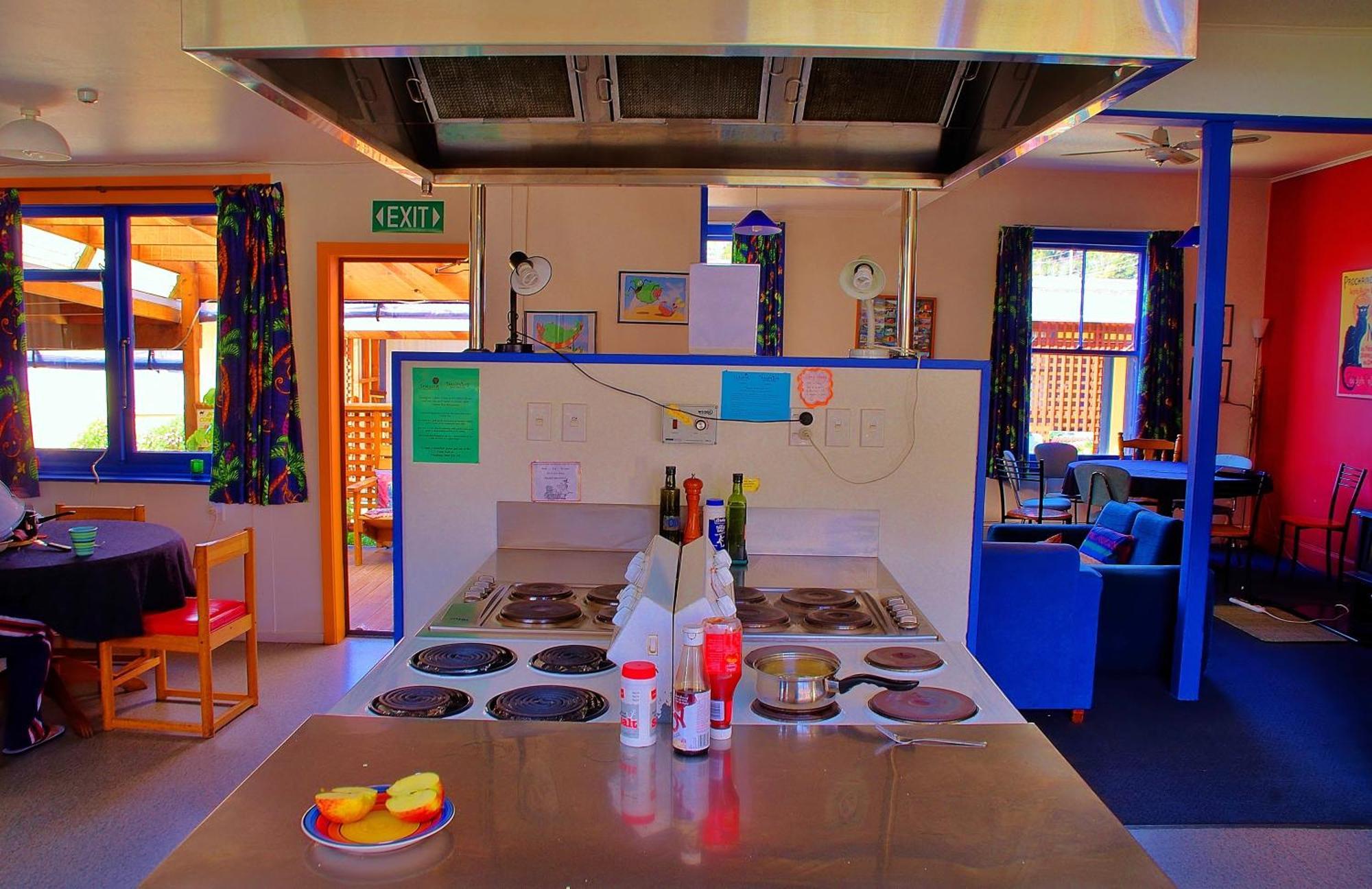 Sequoia Lodge Backpackers Picton Eksteriør billede